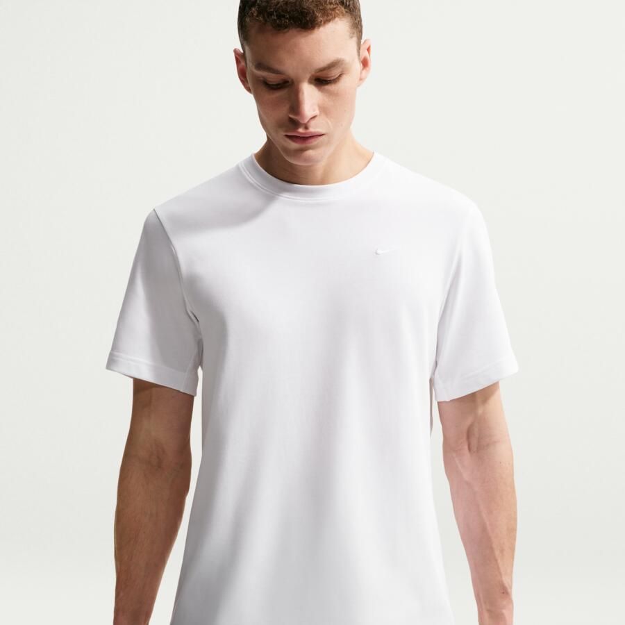 Nike Primary Dri-FIT multifunctionele herentop met korte mouwen Wit