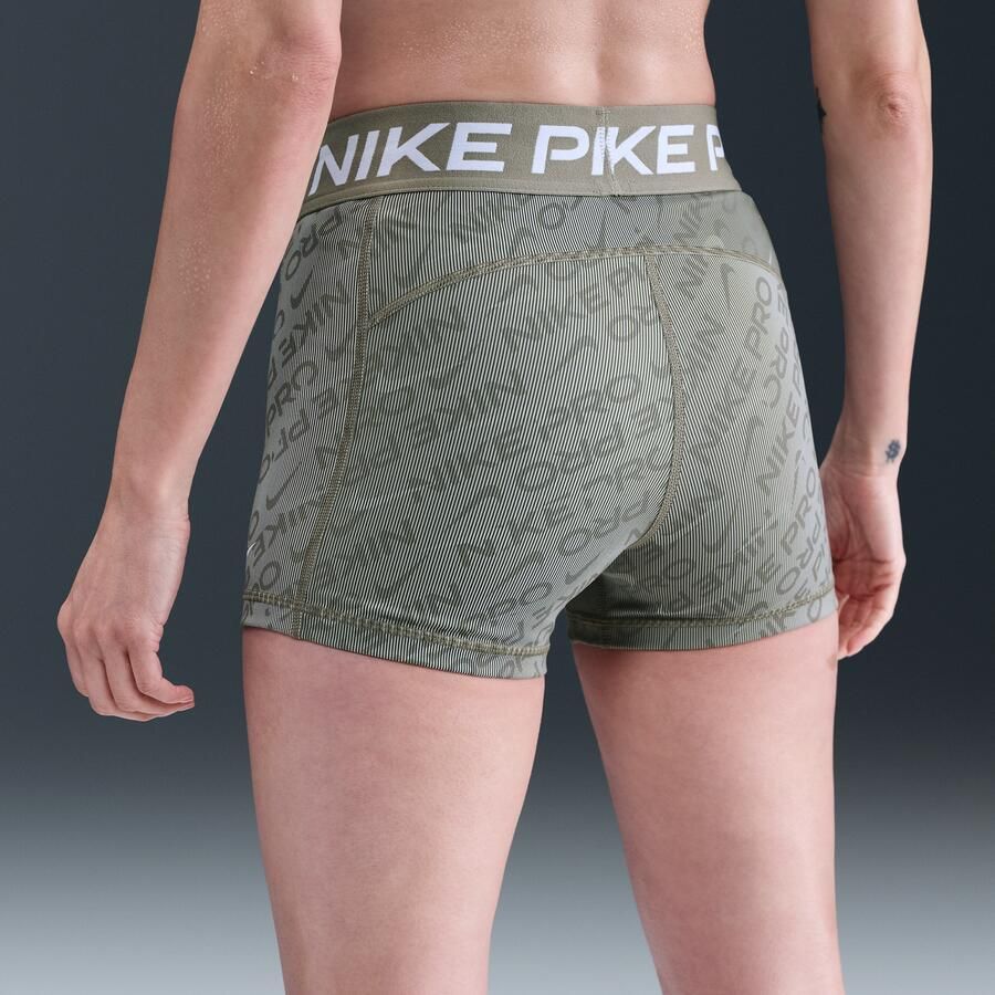 Nike Pro bikershorts met halfhoge taille en print voor dames (8 cm) Groen - Foto 2