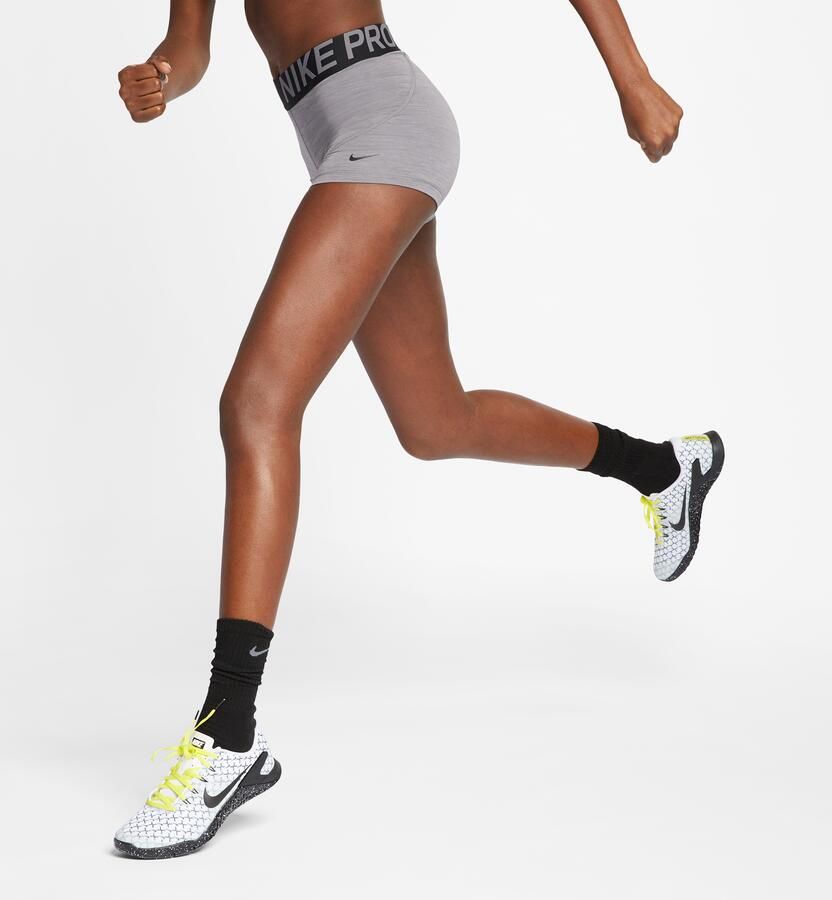 Nike Pro Damesshorts van 7 5 cm Grijs - Foto 4