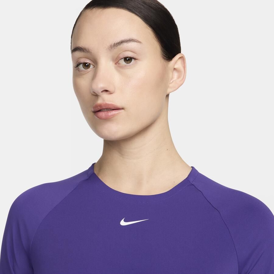 Nike Pro Dri-FIT korte top met lange mouwen voor dames Paars