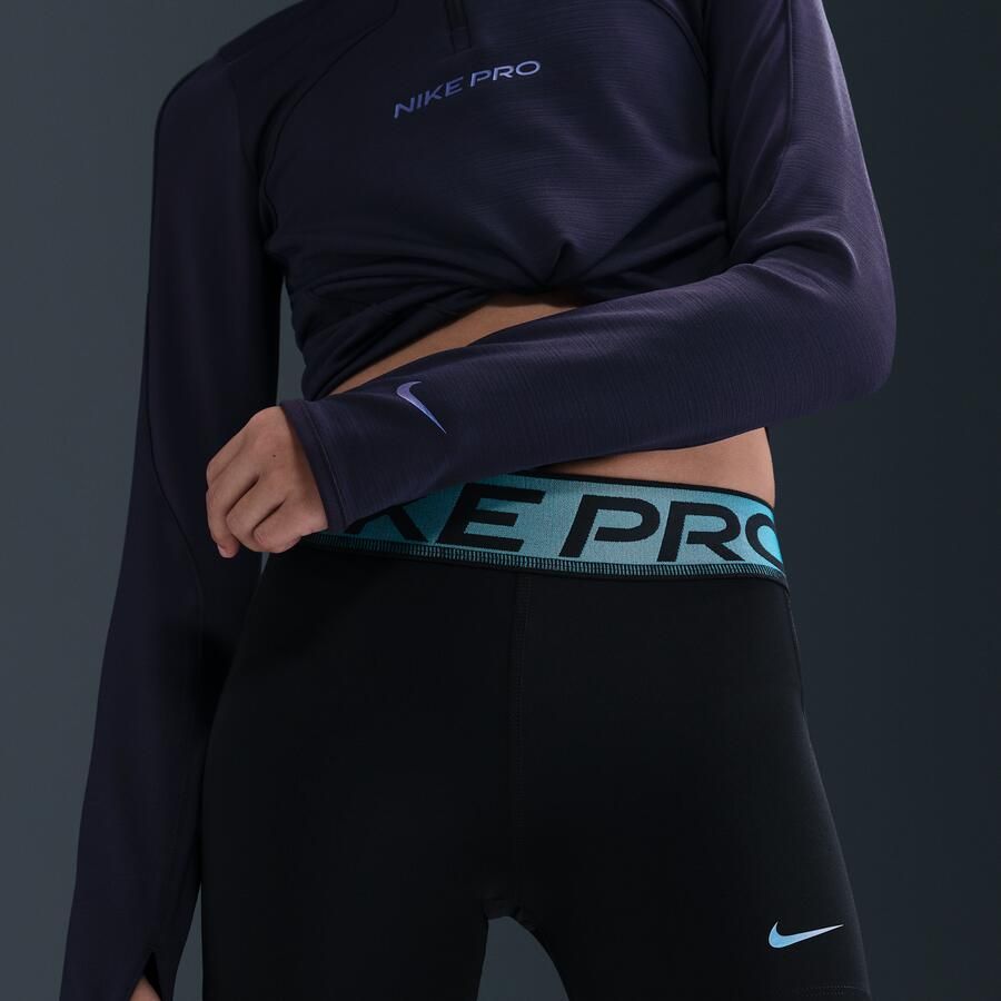 Nike Pro Dri-FIT shorts met glanzende accenten voor meisjes (8 cm) Zwart