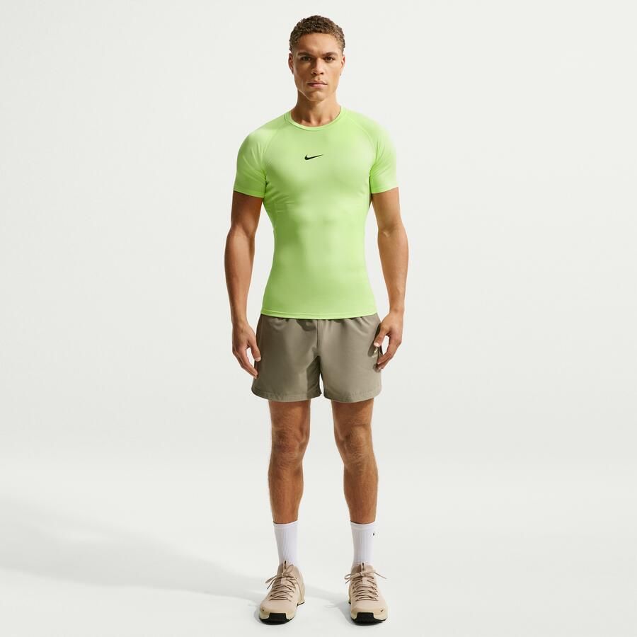 Nike Pro Dri-FIT strakke fitnesstop met korte mouwen voor heren Groen - Foto 3