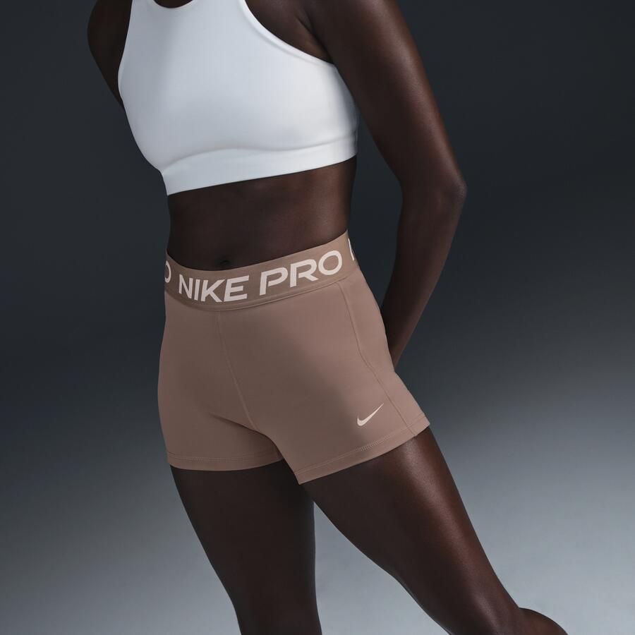 Nike Pro Leak Protection: Period bikeshorts met halfhoge taille voor dames (8 cm) Bruin - Foto 4