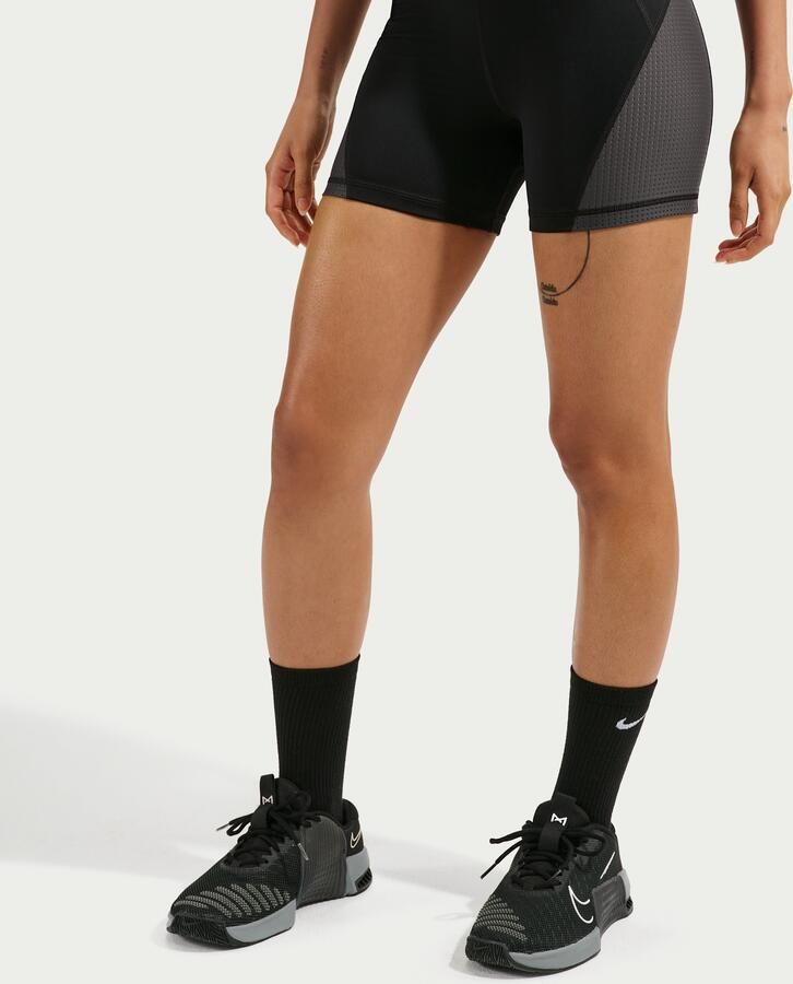 Nike Pro Sculpt Dri-FIT bikeshorts met hoge taille voor dames (13 cm) Zwart - Foto 2