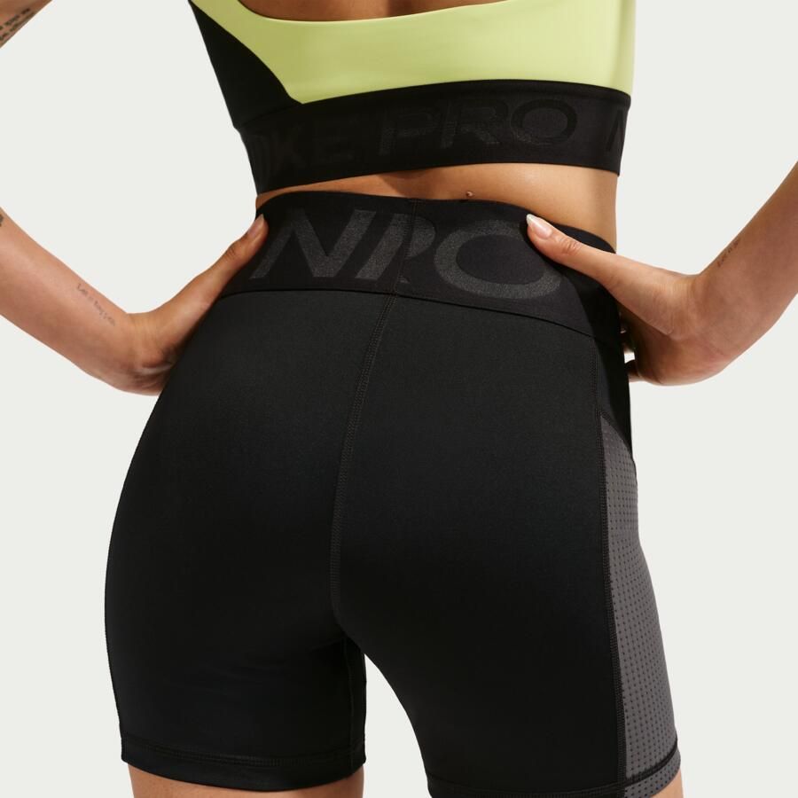 Nike Pro Sculpt Dri-FIT bikeshorts met hoge taille voor dames (13 cm) Zwart