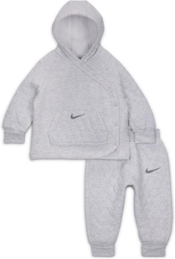 Nike Ready Set. Tweedelige joggerset met capuchon voor baby's (0-9 maanden) Bruin - Foto 3