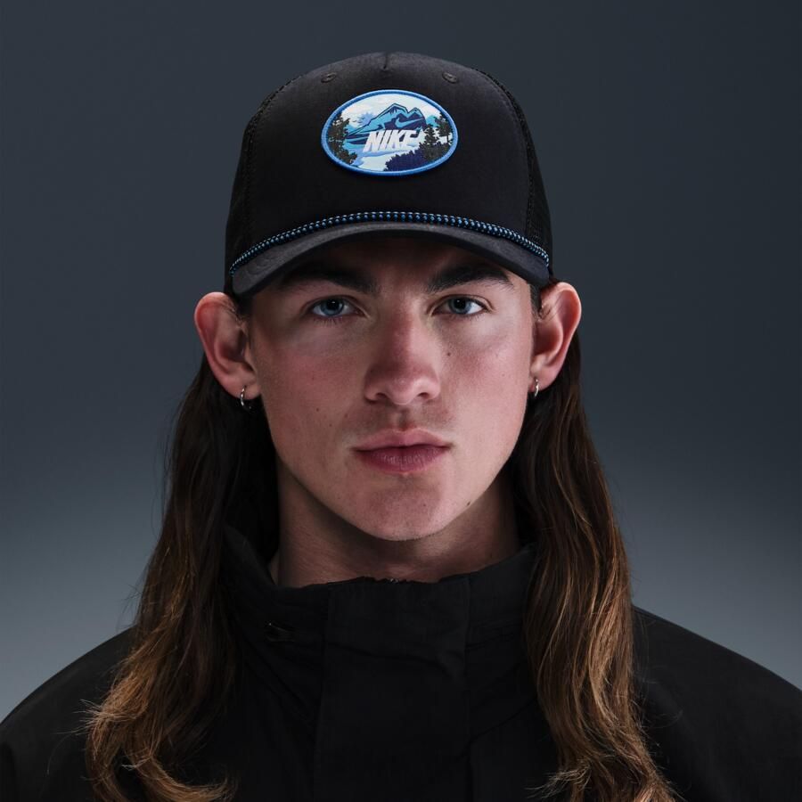 Nike Rise outdoor truckerpet met structuur Zwart - Foto 2