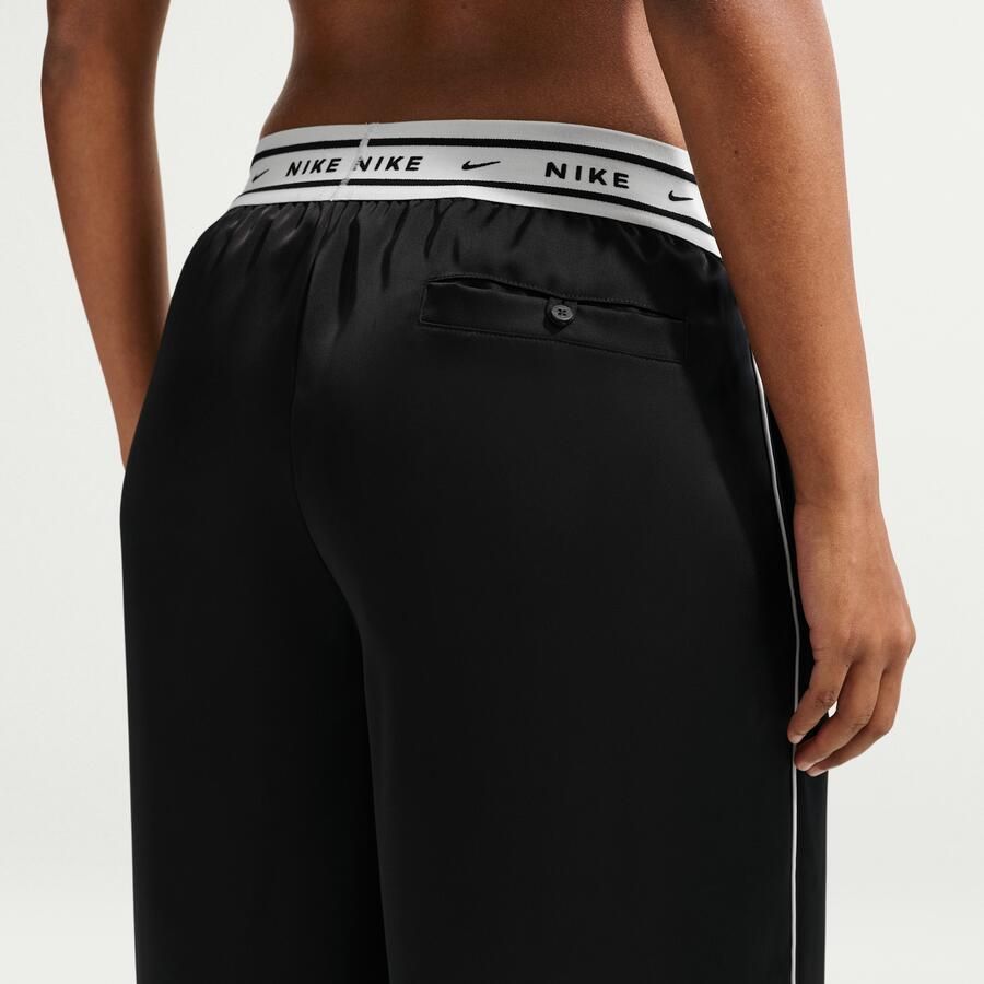 Nike ruimvallende satijnen damesbroek met halfhoge taille Zwart - Foto 2