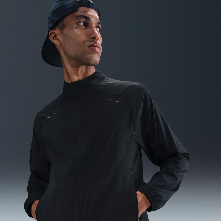 Nike Run licht hardloopjack voor heren Zwart - Foto 4