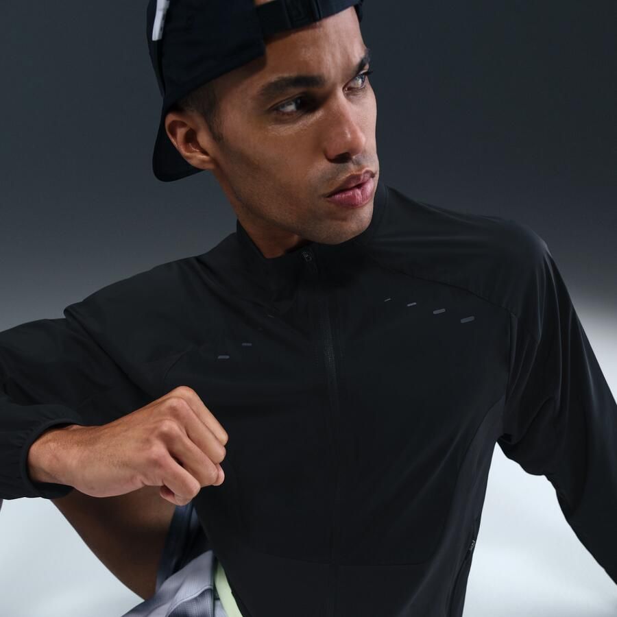 Nike Run licht hardloopjack voor heren Zwart - Foto 2