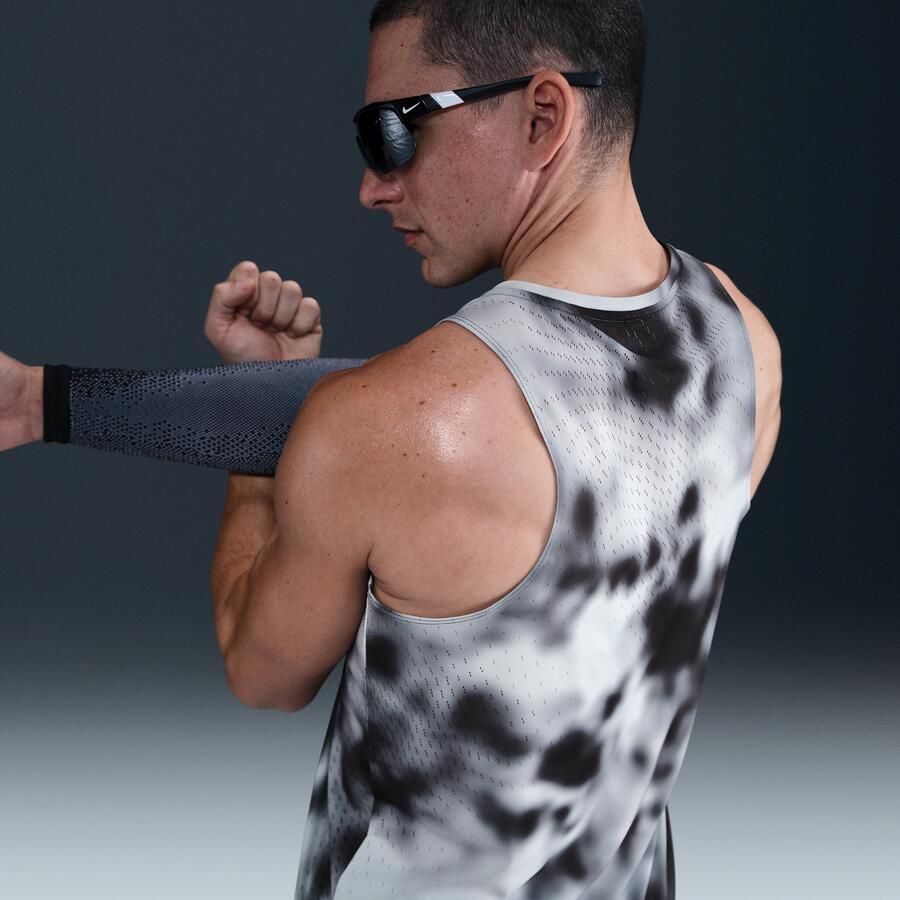 Nike Running Division Breathe Dri-FIT ADV hardlooptanktop voor heren Zwart