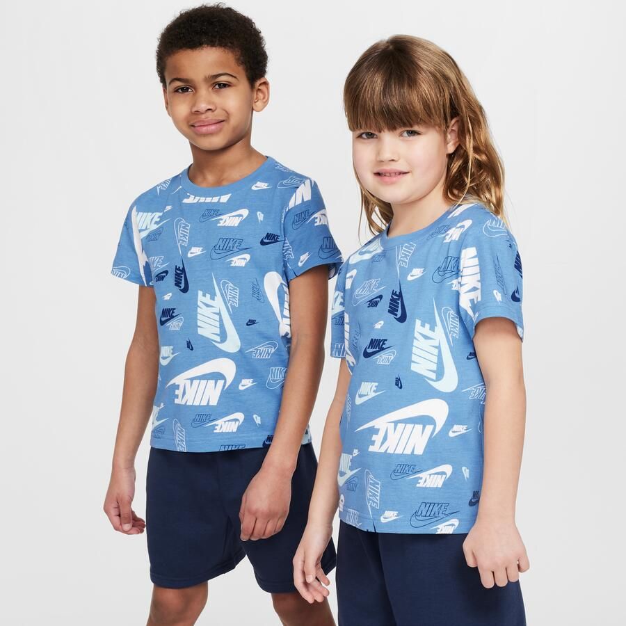 Nike set met T-shirt met print en lichte shorts van sweatstof voor kleuters Blauw