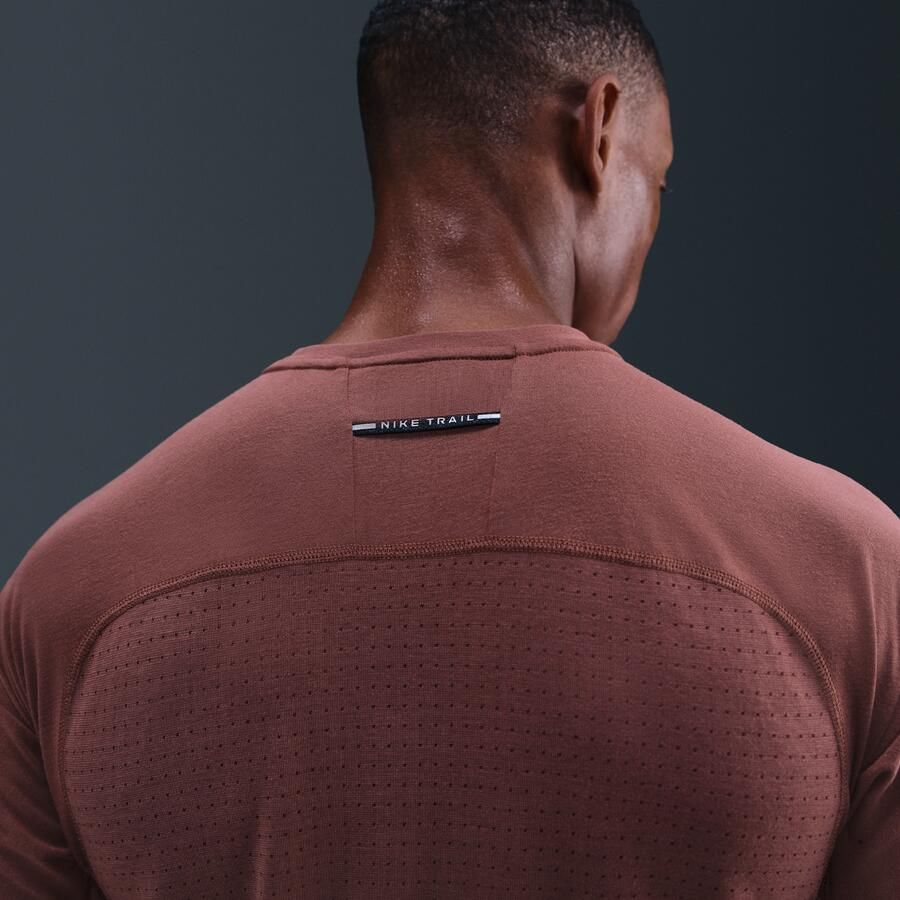 Nike Solar Chase Dri-FIT ADV hardlooptop met korte mouwen voor heren Bruin