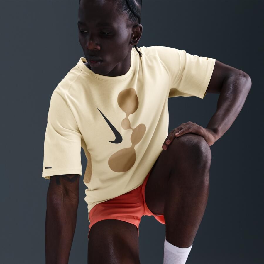 Nike Solar Chase Dri-FIT ADV hardlooptop met korte mouwen voor heren Bruin - Foto 2