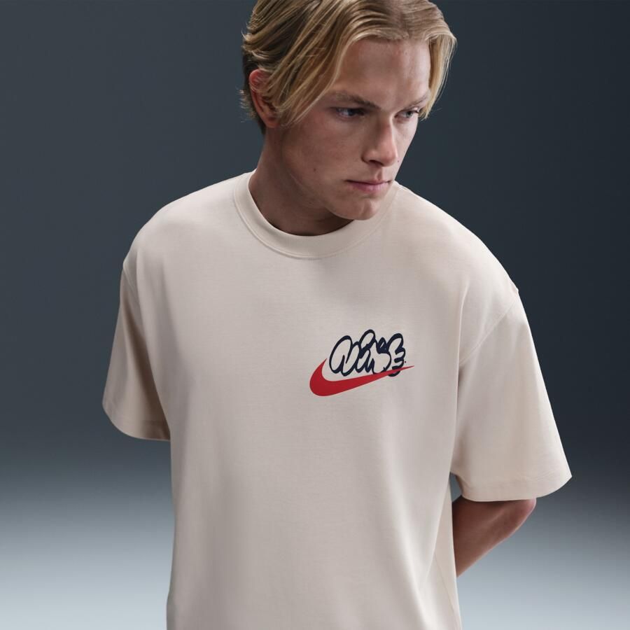 Nike Solo Swoosh T-shirt voor heren Bruin - Foto 4