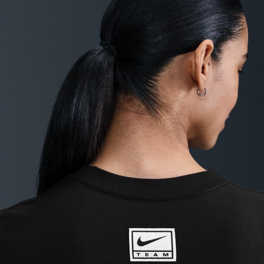Nike Aansluitend kort T-shirt voor dames Zwart