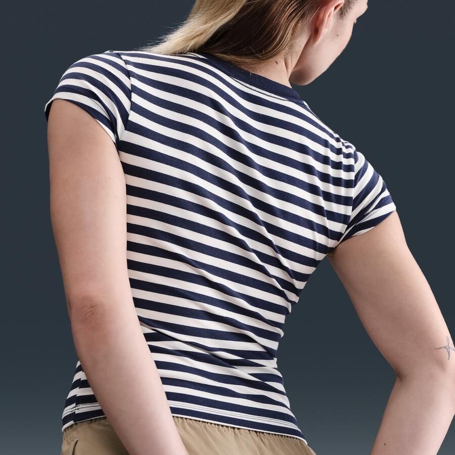 Nike aansluitend T-shirt met strepen voor dames Blauw