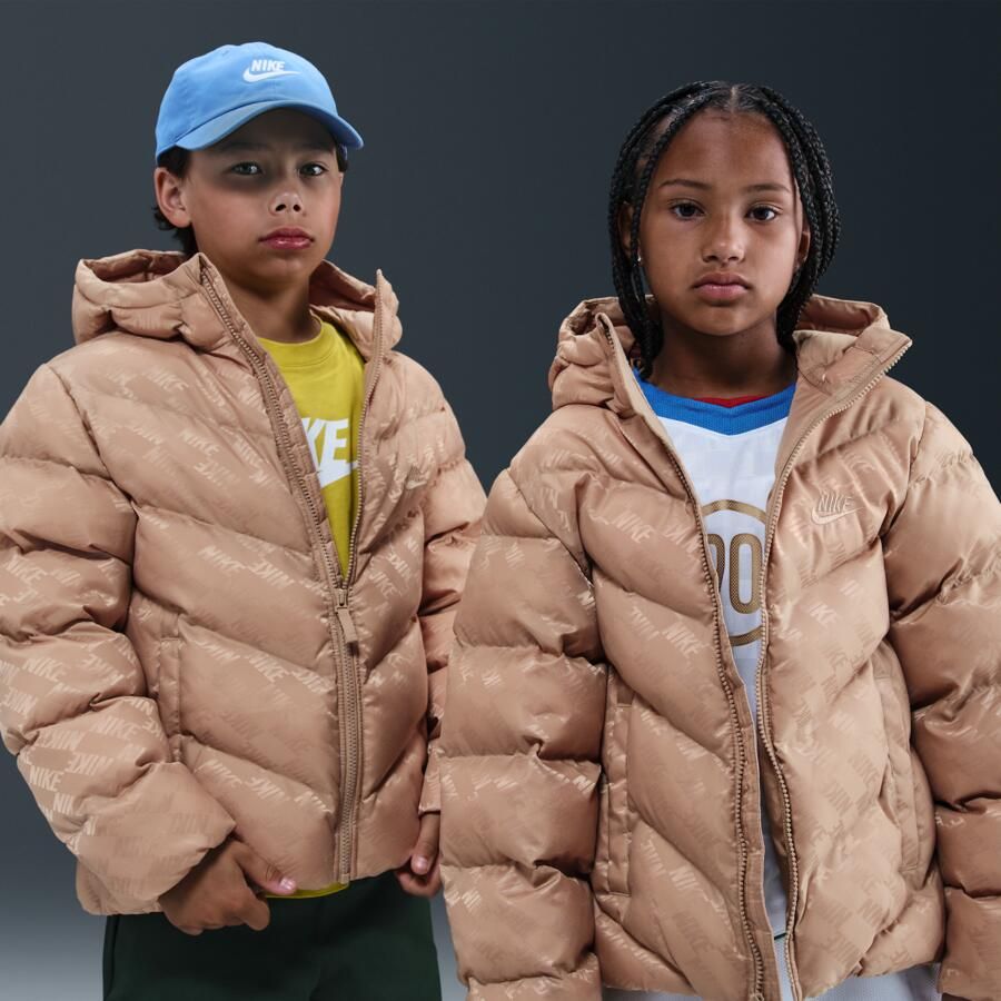 Nike All Day Play gewatteerd Therma-FIT jack met ruime pasvorm voor kids Bruin - Foto 4