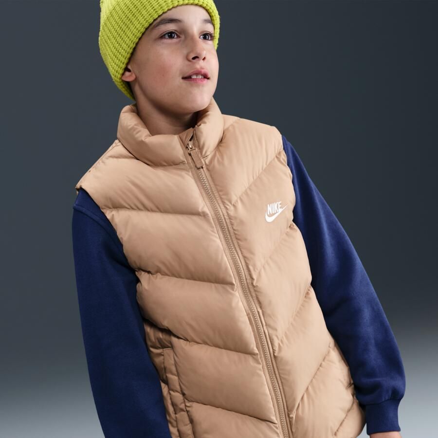 Nike All Day Play gewatteerde Therma-FIT bodywarmer met ruime pasvorm voor kids Bruin - Foto 2