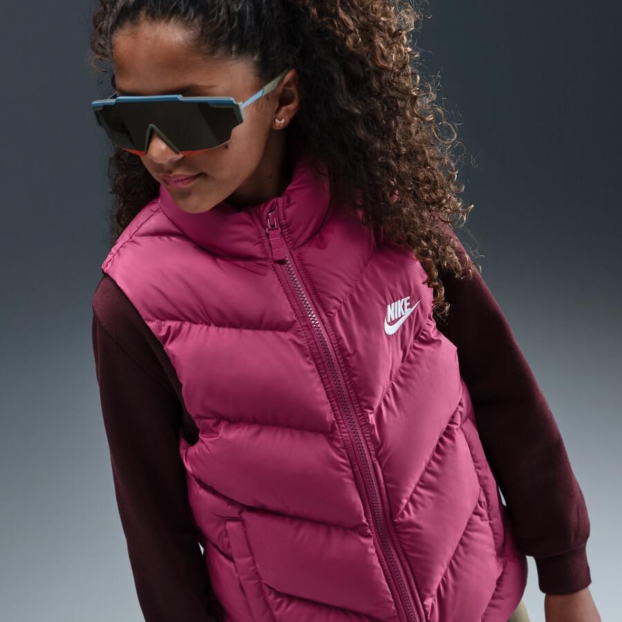 Nike Sportswear All Day Play gewatteerde Therma-FIT bodywarmer met ruime pasvorm voor kids Paars