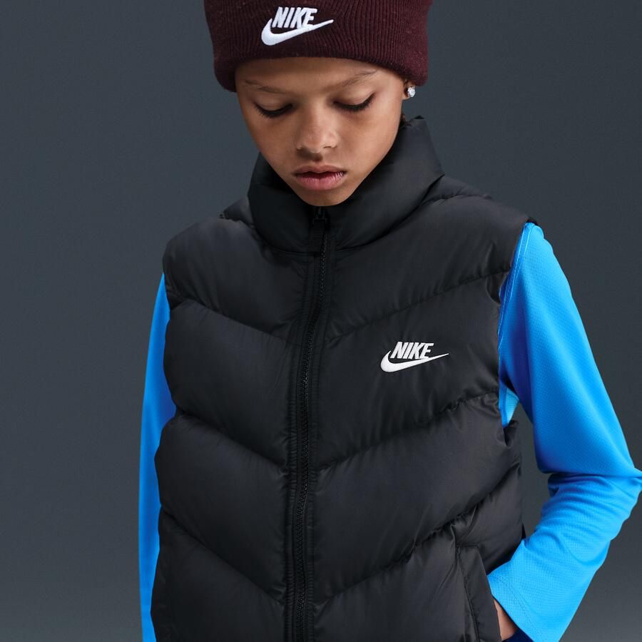 Nike Sportswear All Day Play gewatteerde Therma-FIT bodywarmer met ruime pasvorm voor kids Zwart - Foto 2