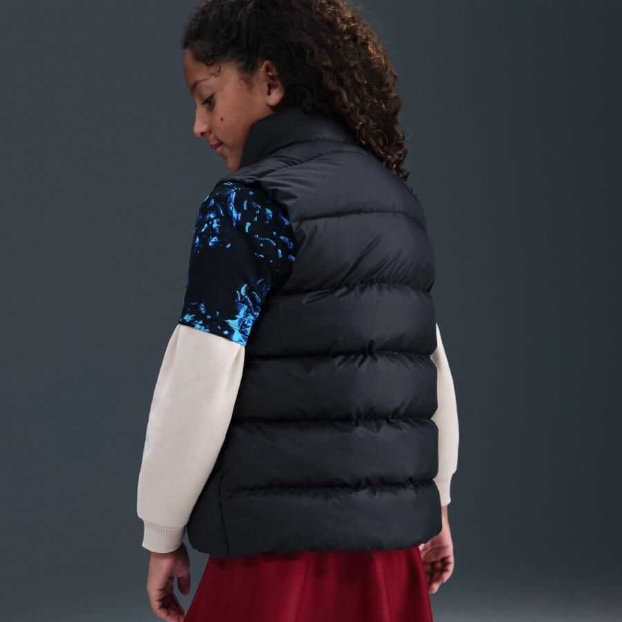 Nike Sportswear All Day Play gewatteerde Therma-FIT bodywarmer met ruime pasvorm voor kids Zwart - Foto 3