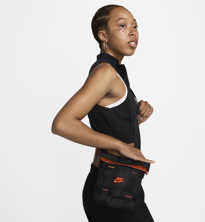 Nike cargo crossbodytas (3 liter) Zwart