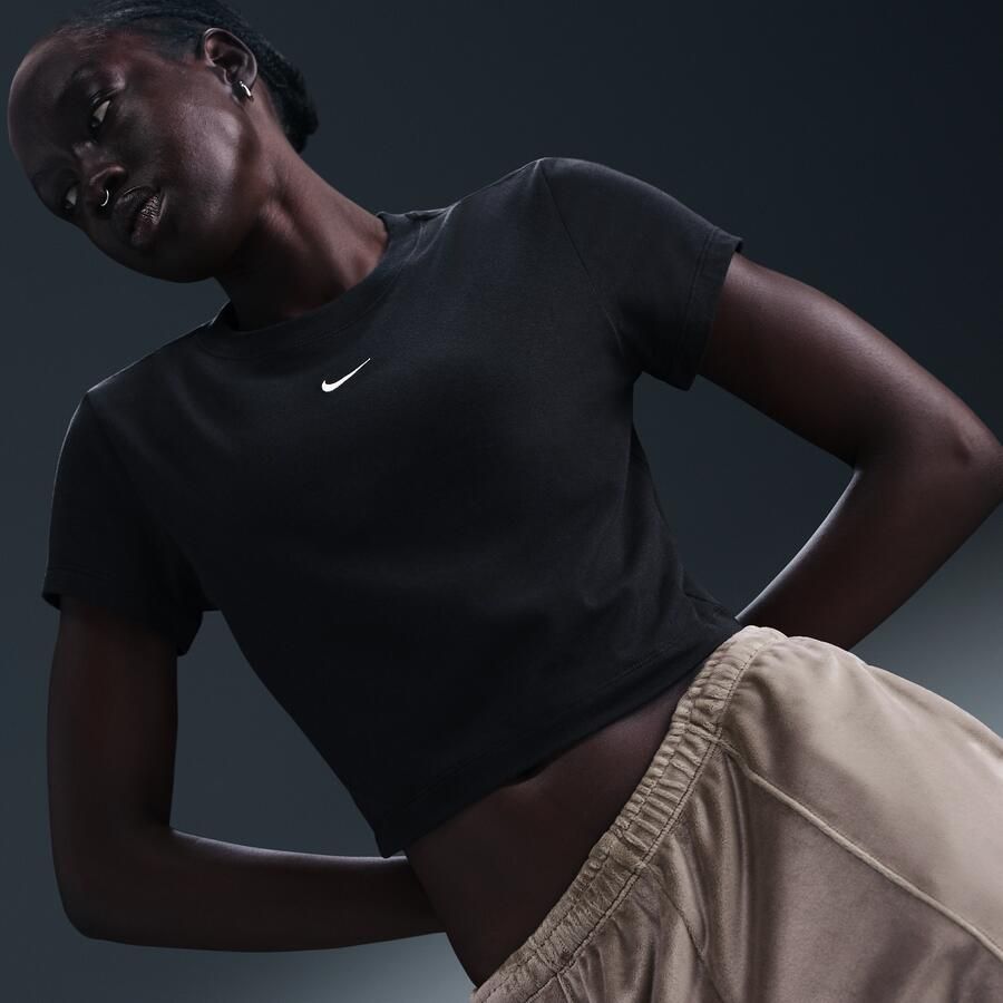 Nike Chill Knit kort T-shirt voor dames Zwart
