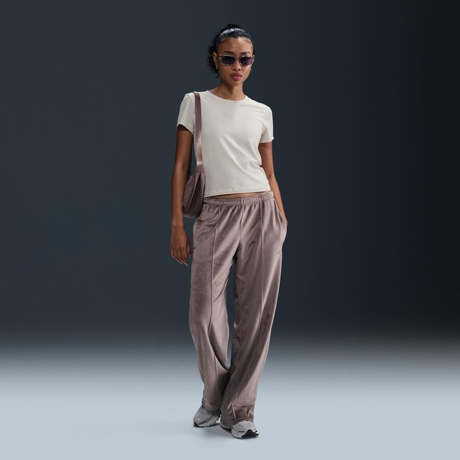 Nike Chill Knit T-shirt voor dames Bruin - Foto 2