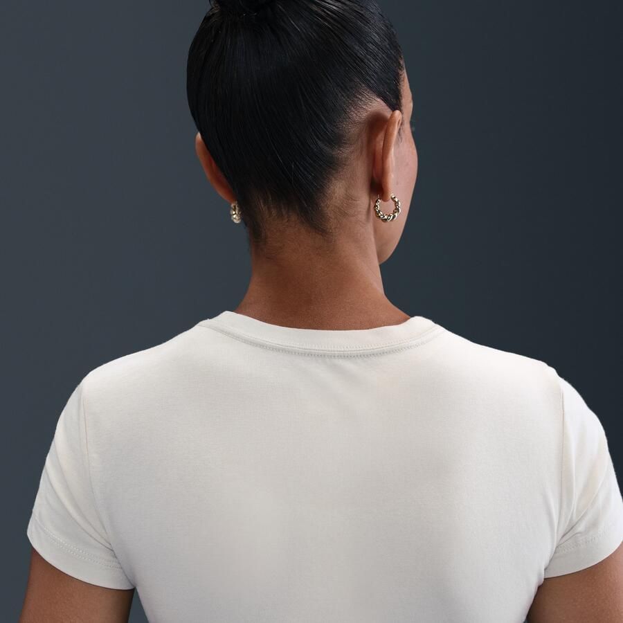 Nike Chill Knit T-shirt voor dames Grijs