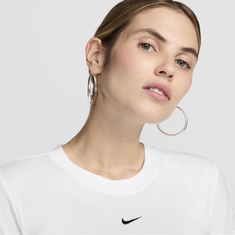 Nike Chill Knit T-shirt voor dames Wit