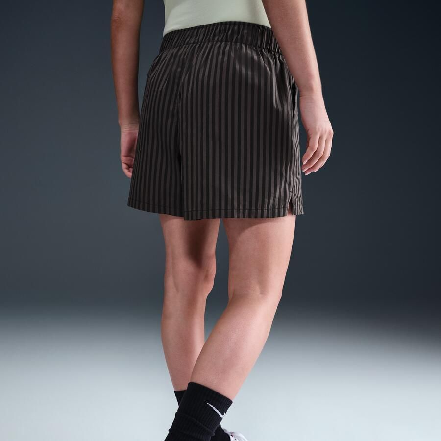 Nike Sportswear Chill Poplin ruimvallende gestreepte damesshorts met halfhoge taille Zwart - Foto 2