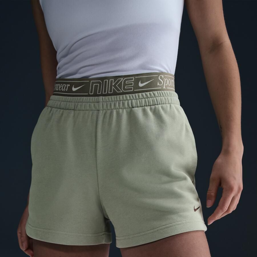 Nike Chill Terry damesshorts met halfhoge taille (10 cm) Groen