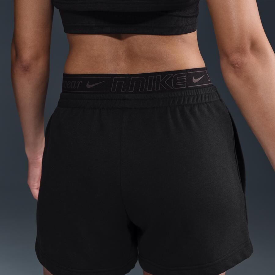 Nike Sportswear Chill Terry damesshorts met halfhoge taille (10 cm) Zwart - Foto 2