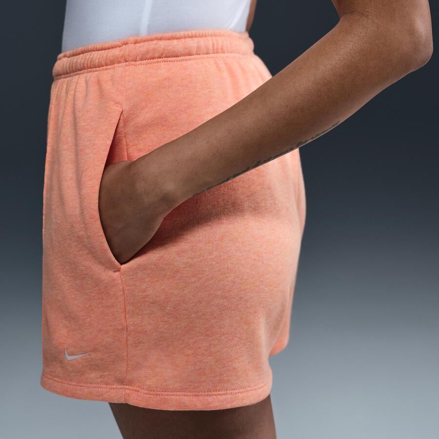 Nike Sportswear Chill Terry shorts van sweatstof met halfhoge taille voor dames (10 cm) Oranje - Foto 2