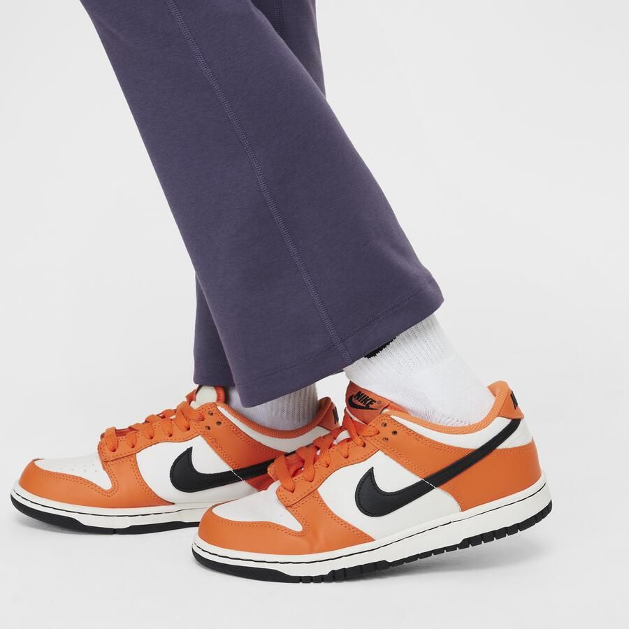 Nike Sportswear Classic legging met hoge taille en wijde pijpen voor meisjes Paars - Foto 2