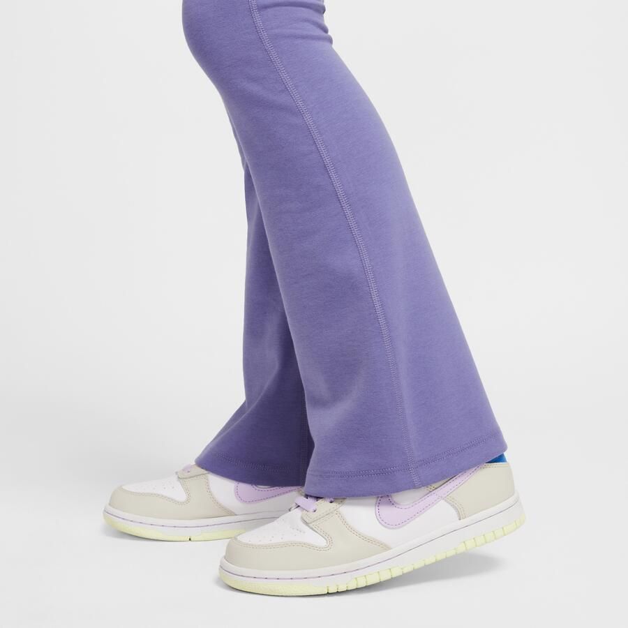 Nike Sportswear Classic legging met hoge taille en wijde pijpen voor meisjes Paars - Foto 3