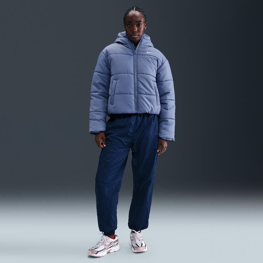 Nike Classic Puffer Therma-FIT ruimvallend damesjack met capuchon Blauw - Foto 3