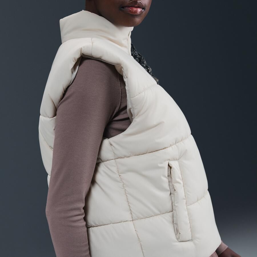 Nike Classic Puffer Therma-FIT ruimvallende bodywarmer voor dames Grijs