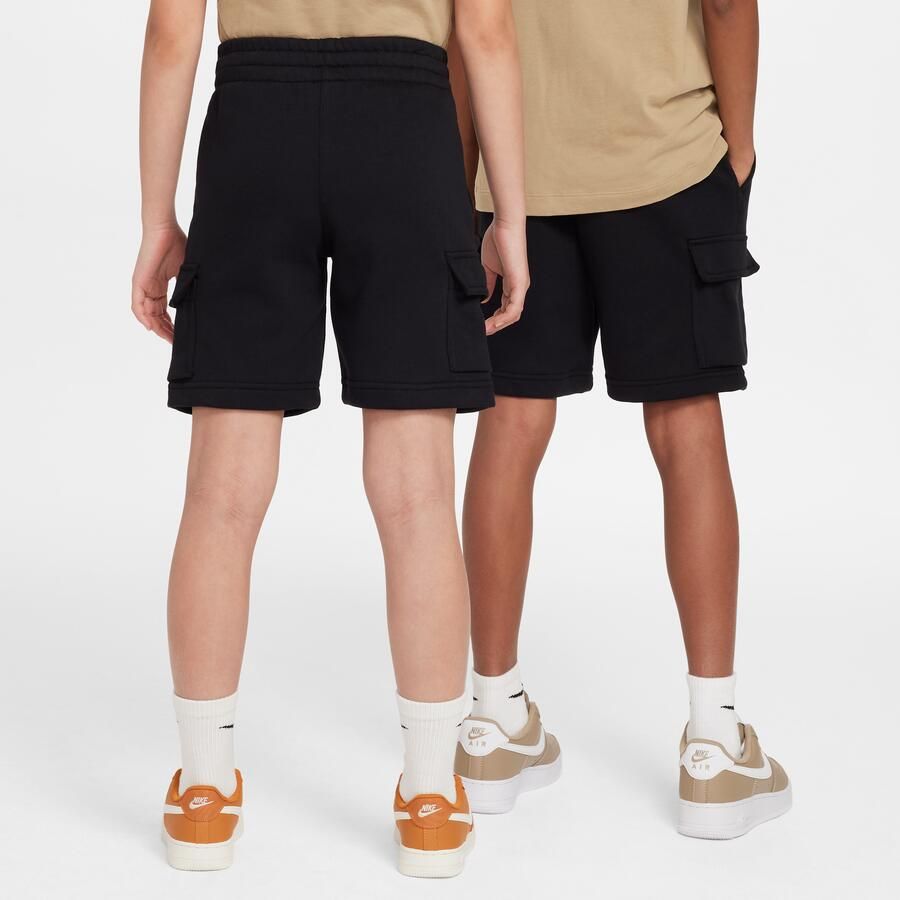 Nike Club cargoshorts van sweatstof voor kids Zwart