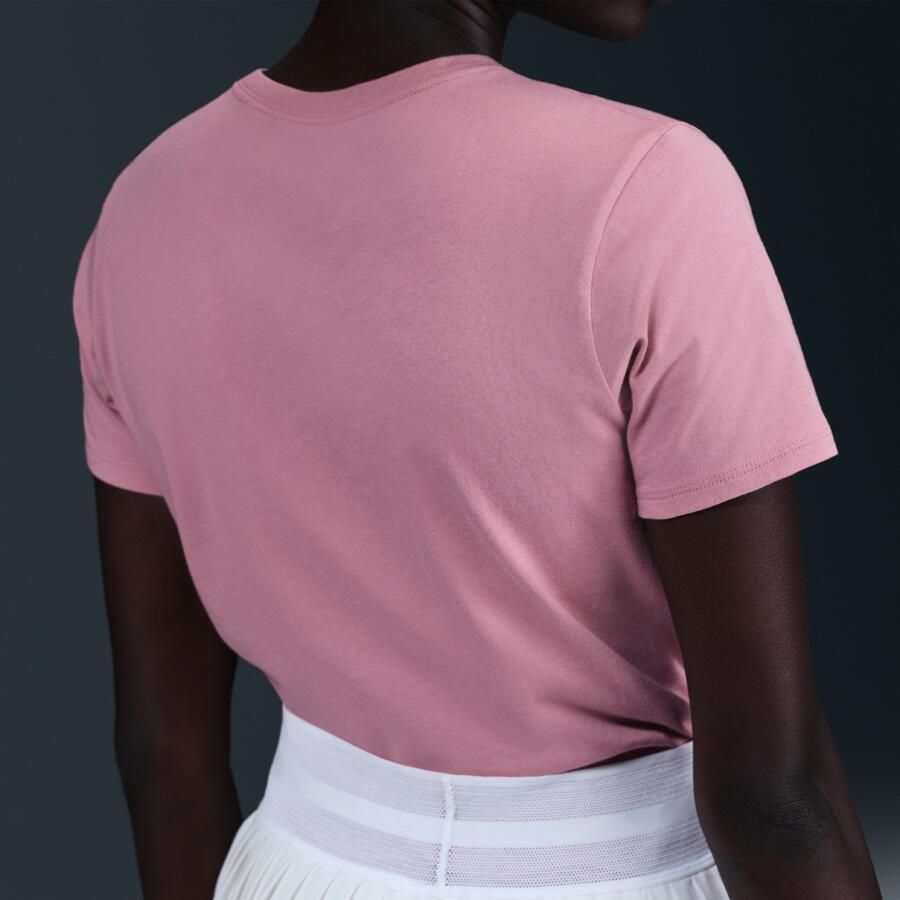 Nike Sportswear Club Essentials T-shirt voor dames Roze - Foto 4