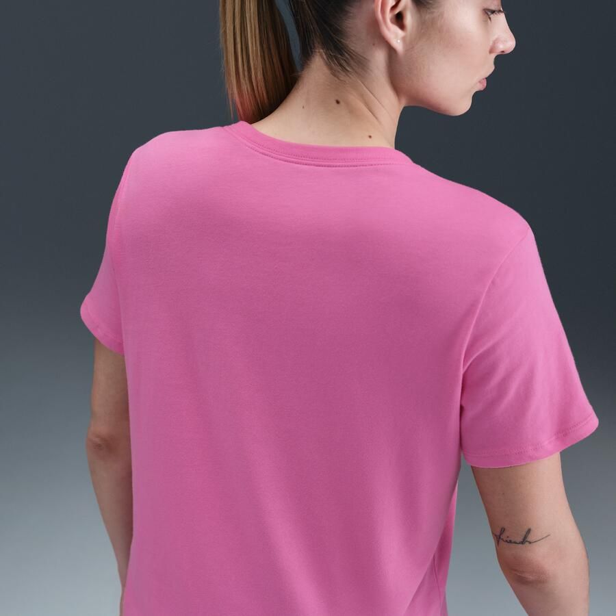 Nike Sportswear Club Essentials T-shirt voor dames Roze