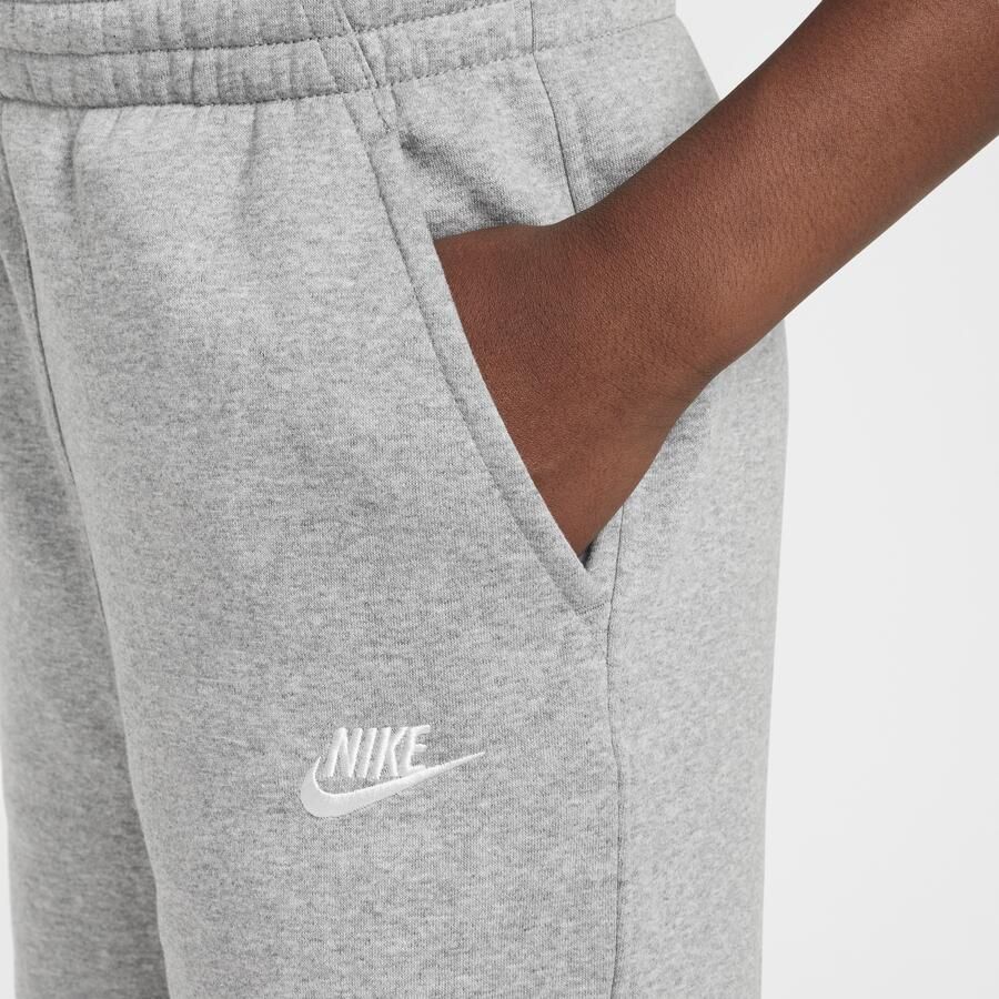 Nike Club Fleece broek met wijde pijpen voor meisjes Grijs - Foto 3