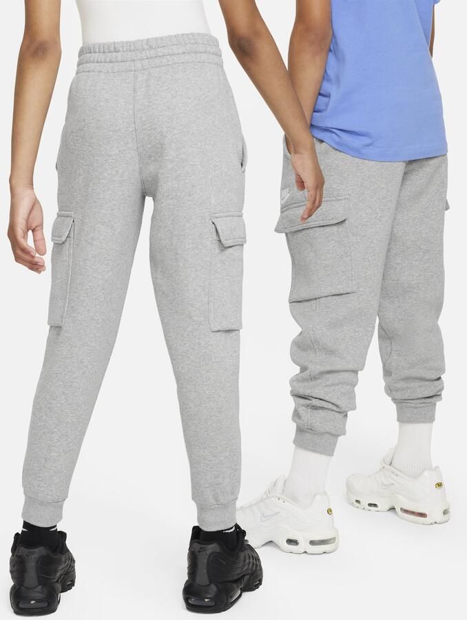 Nike Club Fleece cargobroek voor kids Grijs - Foto 4