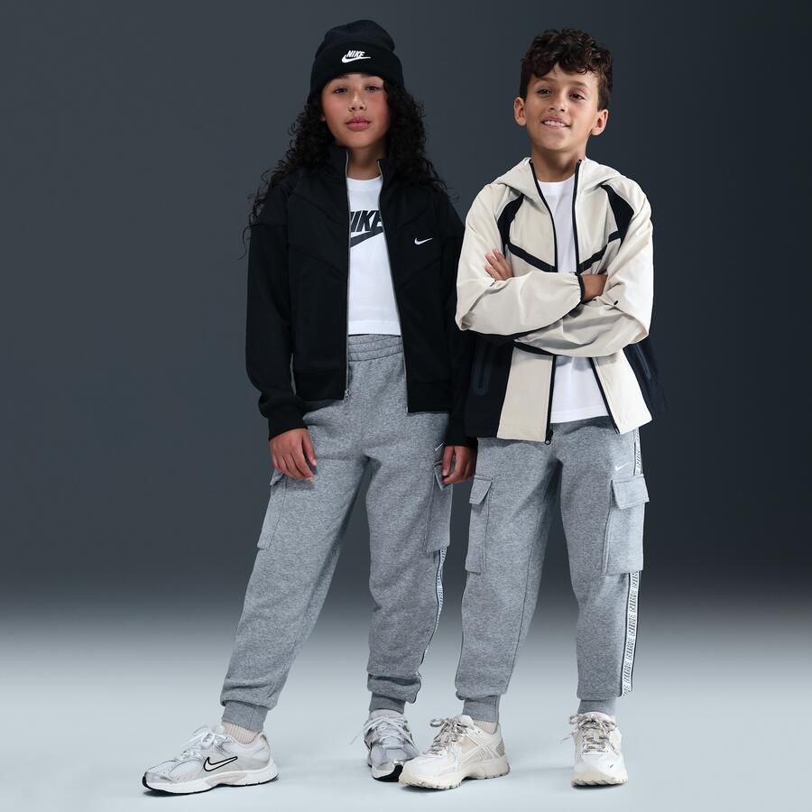 Nike Club Fleece cargobroek voor kids Grijs - Foto 4