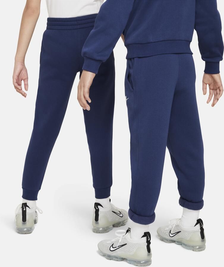 Nike Club Fleece joggingbroek voor kids Blauw - Foto 4