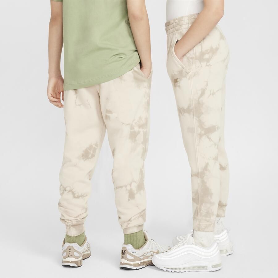 Nike Sportswear Club Fleece joggingbroek voor kids Bruin - Foto 4