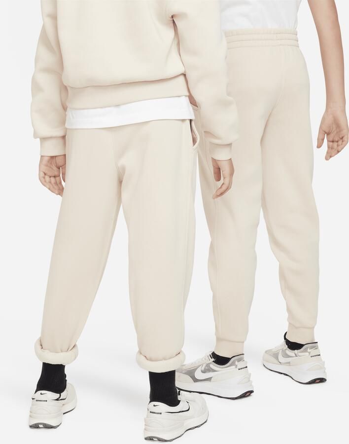 Nike Sportswear Club Fleece joggingbroek voor kids Bruin - Foto 4