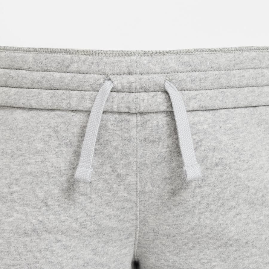 Nike Club Fleece joggingbroek voor kids (ruimere maten) Grijs