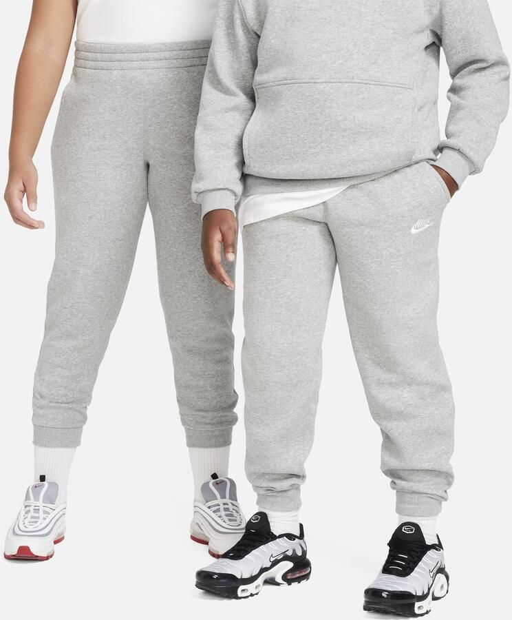 Nike Club Fleece joggingbroek voor kids (ruimere maten) Grijs - Foto 3